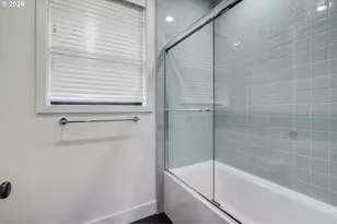 10682 SW Berkshire St, Portland, OR 97225 - Photo 23