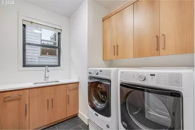 10682 SW Berkshire St, Portland, OR 97225 - Photo 25