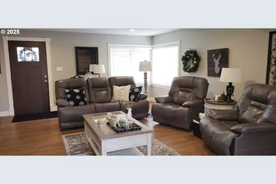 113 SE 3rd Ave, Milton-Freewater, OR 97862 - Photo 3