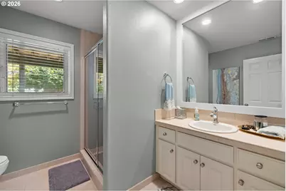 17485 Brookhurst Dr, Lake Oswego, OR 97034 - Photo 31