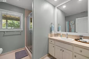 17485 Brookhurst Dr, Lake Oswego, OR 97034 - Photo 31