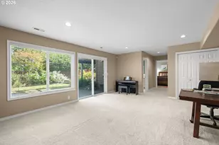 17485 Brookhurst Dr, Lake Oswego, OR 97034 - Photo 29
