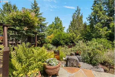 17485 Brookhurst Dr, Lake Oswego, OR 97034 - Photo 39