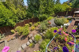 17485 Brookhurst Dr, Lake Oswego, OR 97034 - Photo 43