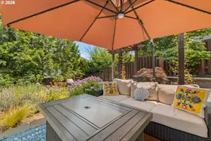 17485 Brookhurst Dr, Lake Oswego, OR 97034 - Photo 37