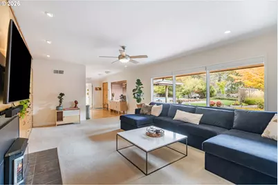 2230 W Harvard Ave, Roseburg, OR 97471 - Photo 7