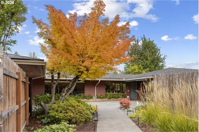 2230 W Harvard Ave, Roseburg, OR 97471 - Photo 1