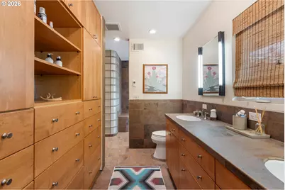 2230 W Harvard Ave, Roseburg, OR 97471 - Photo 23