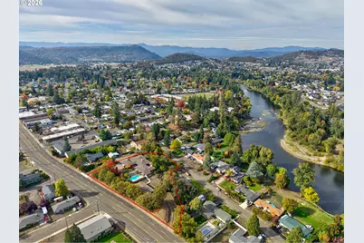 2230 W Harvard Ave, Roseburg, OR 97471 - Photo 47