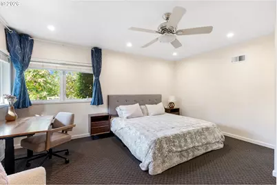 2230 W Harvard Ave, Roseburg, OR 97471 - Photo 25