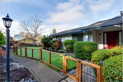 2595 Highland Oaks Dr, Eugene, OR 97405 - Photo 3