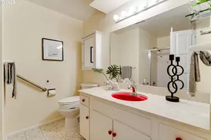 2595 Highland Oaks Dr, Eugene, OR 97405 - Photo 23