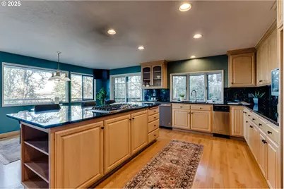 2595 Highland Oaks Dr, Eugene, OR 97405 - Photo 9