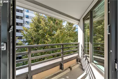2245 SW Park Pl #6D, Portland, OR 97205 - Photo 15