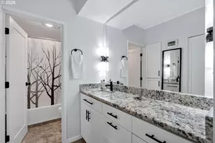 2245 SW Park Pl, Portland, OR 97205 - Photo 25