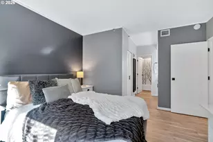 2245 SW Park Pl, Portland, OR 97205 - Photo 23