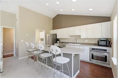 13217 SW Summerwood Dr, Portland, OR 97223 - Photo 11