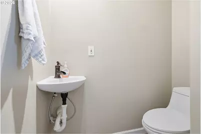 13217 SW Summerwood Dr, Portland, OR 97223 - Photo 15