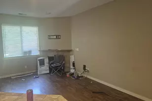 37861 Nettie Connett Dr, Sandy, OR 97055 - Photo 3