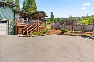 537 S 71st St, Springfield, OR 97478 - Photo 3
