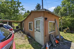46760 Hwy 242, Myrtle Point, OR 97458 - Photo 37