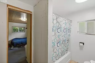 46760 Hwy 242, Myrtle Point, OR 97458 - Photo 23