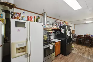 46760 Hwy 242, Myrtle Point, OR 97458 - Photo 9