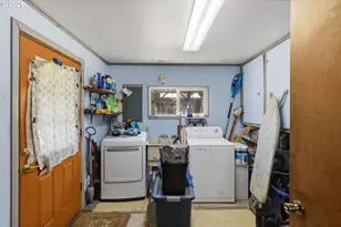 46760 Hwy 242, Myrtle Point, OR 97458 - Photo 7