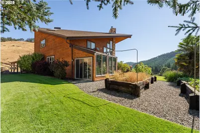 325 Beals Creek Rd, Canyonville, OR 97417 - Photo 31
