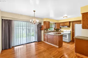 2012 SE 185th Ave, Portland, OR 97035 - Photo 7