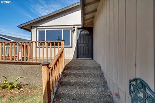 344 SE Shafford St, Estacada, OR 97023 - Photo 3