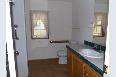 130 River Ridge Ave, Roseburg, OR 97471 - Photo 9