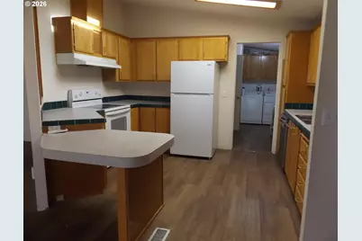 130 River Ridge Ave, Roseburg, OR 97471 - Photo 5