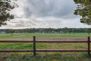 2340 S Crestline Dr, Waldport, OR 97394 - Photo 41