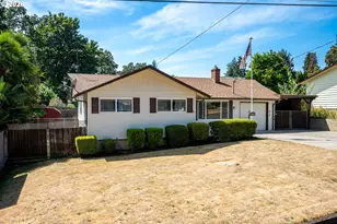 910 Cornell Ave, Gladstone, OR 97027 - Photo 3