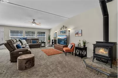 15781 Lava Dr, La Pine, OR 97739 - Photo 7