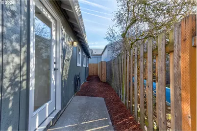 602 S Vermont St, Portland, OR 97219 - Photo 41