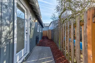 602 S Vermont St, Portland, OR 97219 - Photo 41