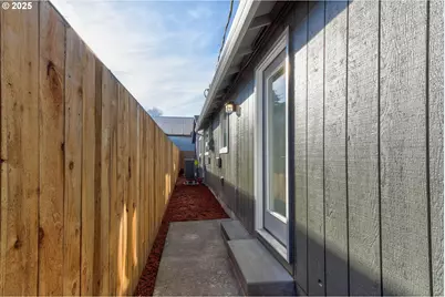 602 S Vermont St, Portland, OR 97219 - Photo 21