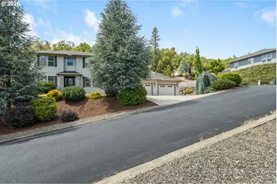 1696 NE Ruby Ct, Roseburg, OR 97470 - Photo 3