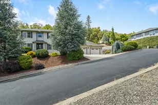 1696 NE Ruby Ct, Roseburg, OR 97470 - Photo 3