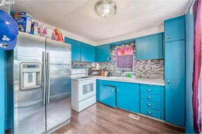 2400 SE Stratus Ave #32, McMinnville, OR 97128 - Photo 5