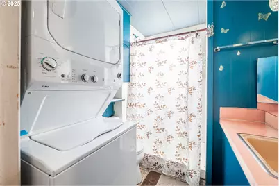 2400 SE Stratus Ave #32, McMinnville, OR 97128 - Photo 9