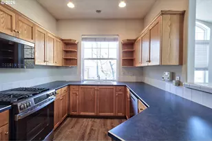4856 NW Huserik Dr, Portland, OR 97210 - Photo 13