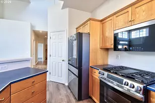 4856 NW Huserik Dr, Portland, OR 97210 - Photo 17