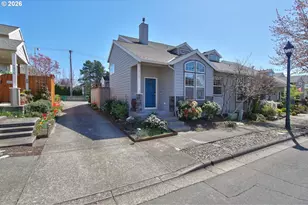 4856 NW Huserik Dr, Portland, OR 97210 - Photo 3