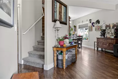 918 E 16th St, Lafayette, OR 97127 - Photo 9