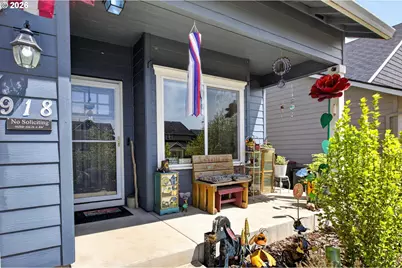 918 E 16th St, Lafayette, OR 97127 - Photo 5