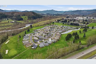 141 Village Dr, Cottage Grove, OR 97424 - Photo 45