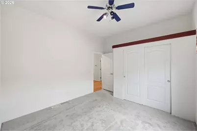 141 Village Dr, Cottage Grove, OR 97424 - Photo 35